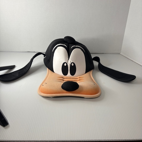 VINTAGE Disney Parks Goofy Hat Long Ears Teeth Goofy Foam Cap Stretch Adult Size